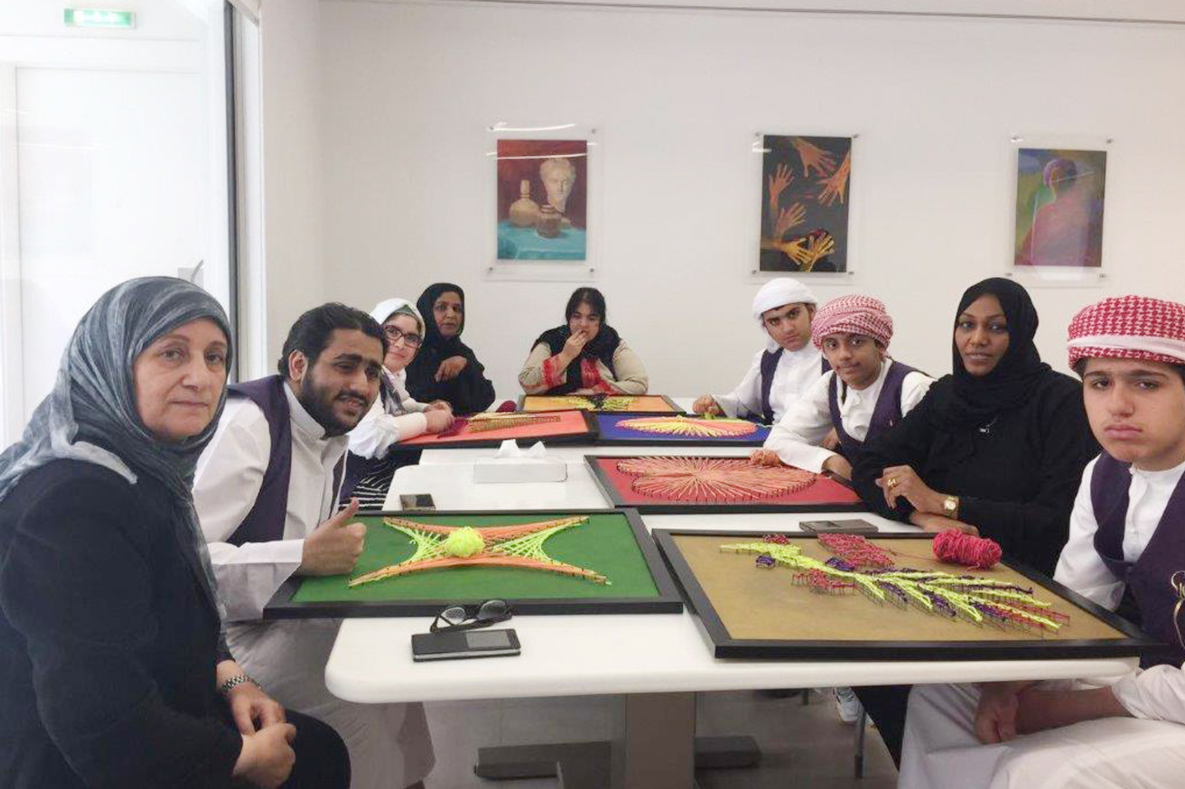 وفاء كوجاك معلمة الفنون في مركز الشارقة للتوحد: الفن طريقة تعبير