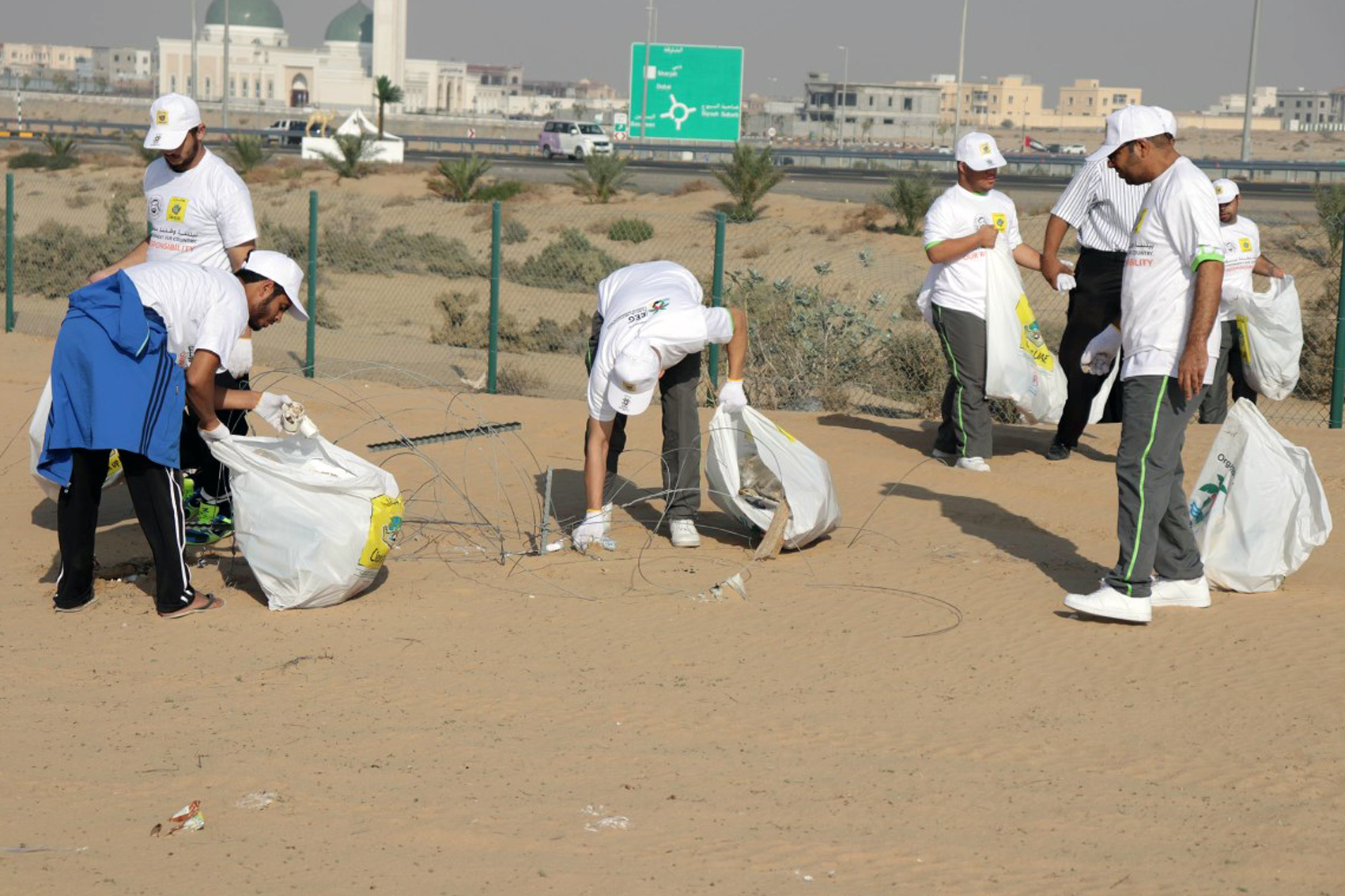 دعوة للمشاركة في حملة نظفوا الإمارات 2019