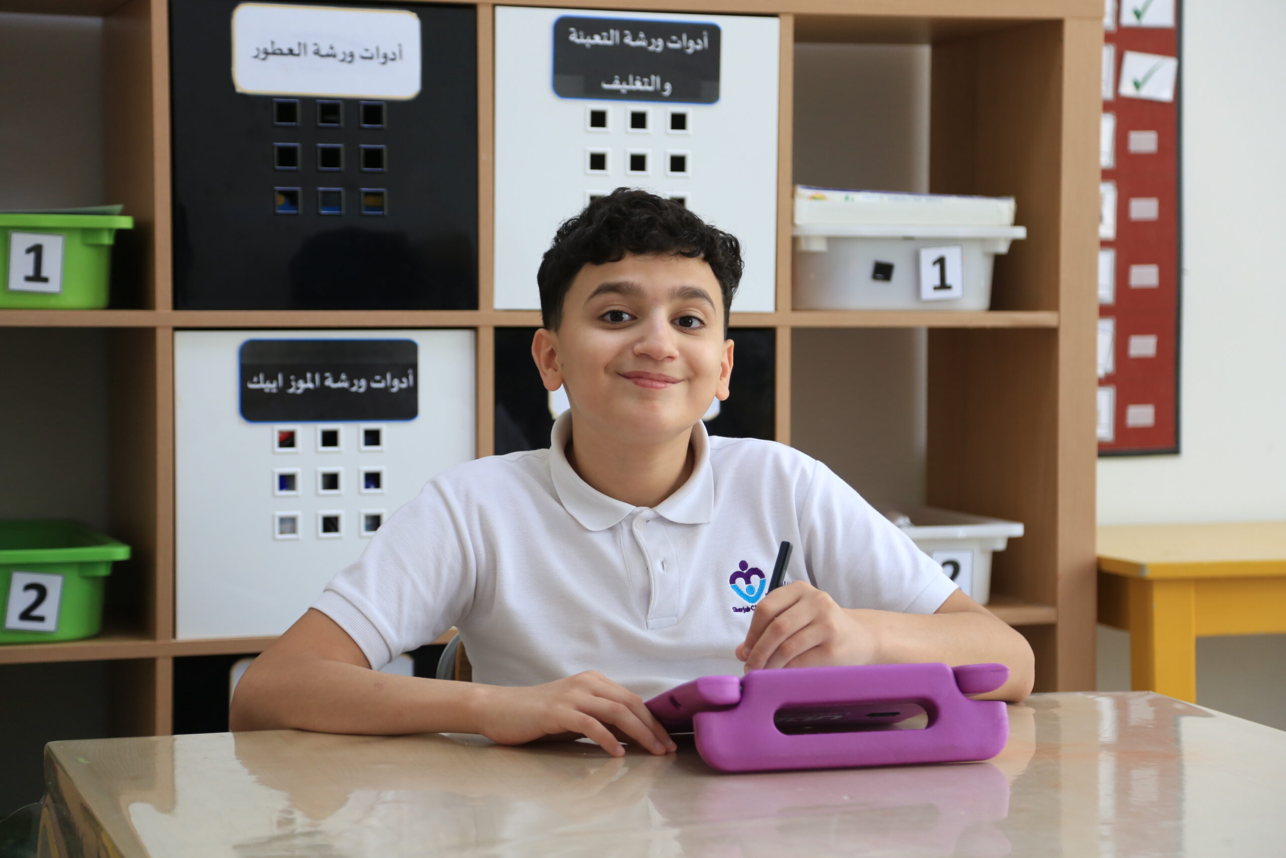 فاعلية برنامج قائم على استخدام شبكات التواصل الاجتماعي في تحسين التواصل لدى المراهقين ذوي اضطراب طيف التوحد